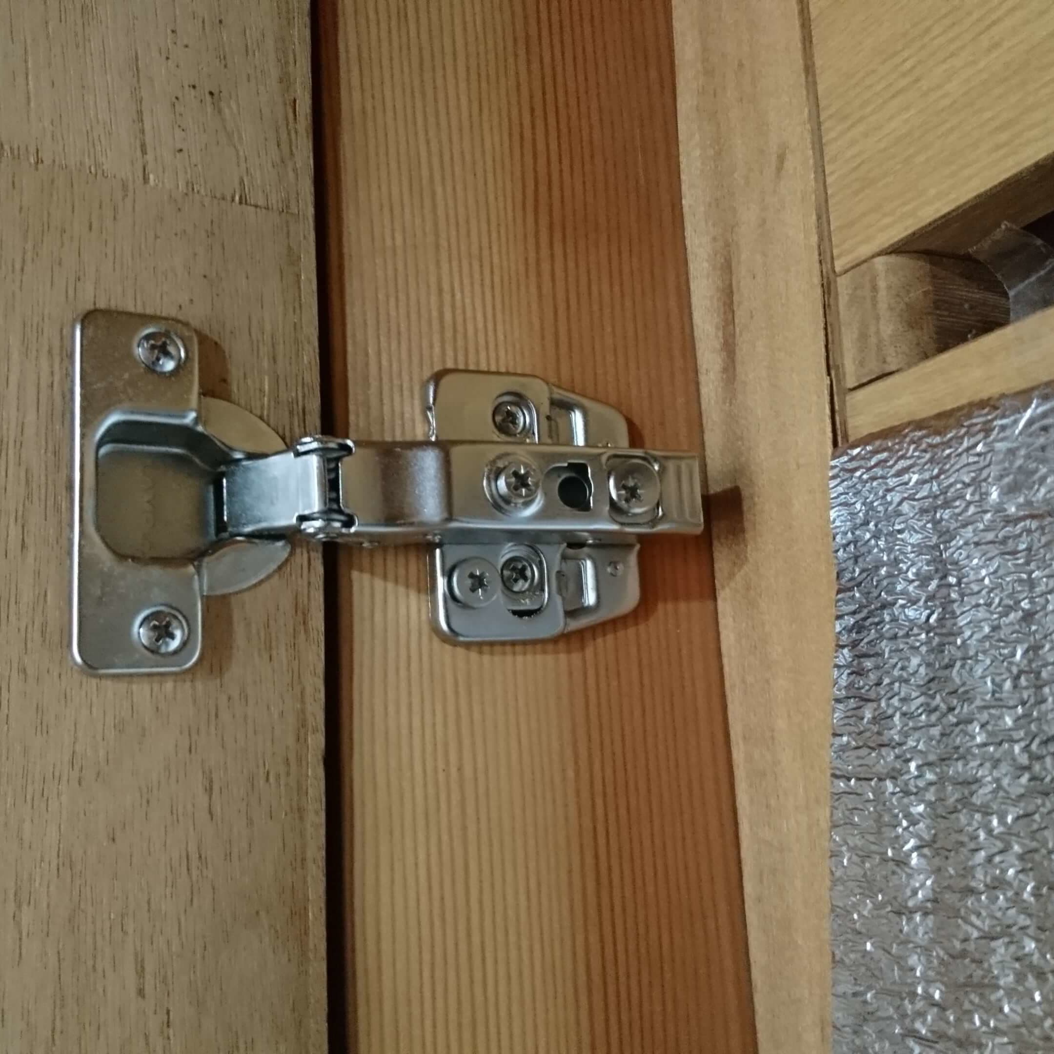 蝶番の調整・交換 津島市 | 蝶番の調整・交換なら建具修理の窓口津島市